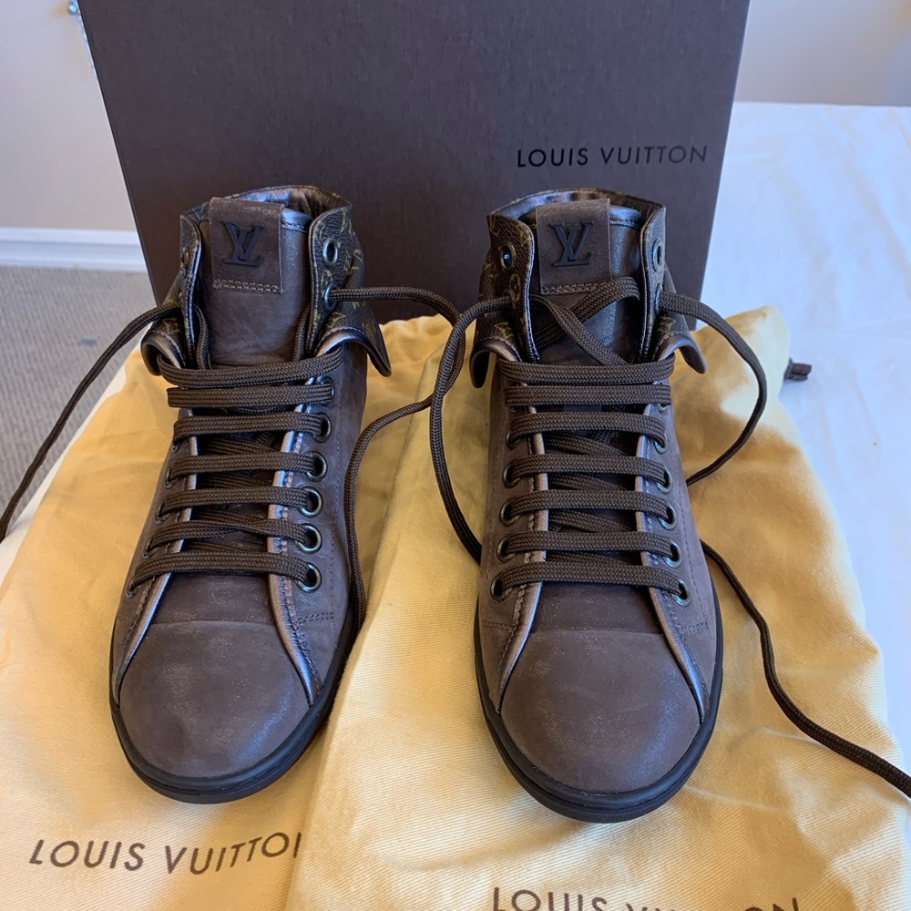 Louis Vuitton sneakers worn once (35.5)